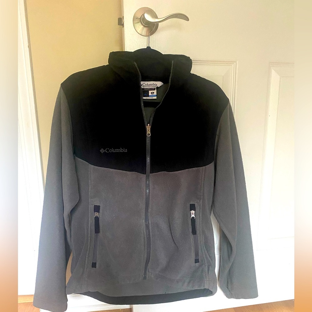 Columbia Two-Tone Fleece Jacket in Black and Gray